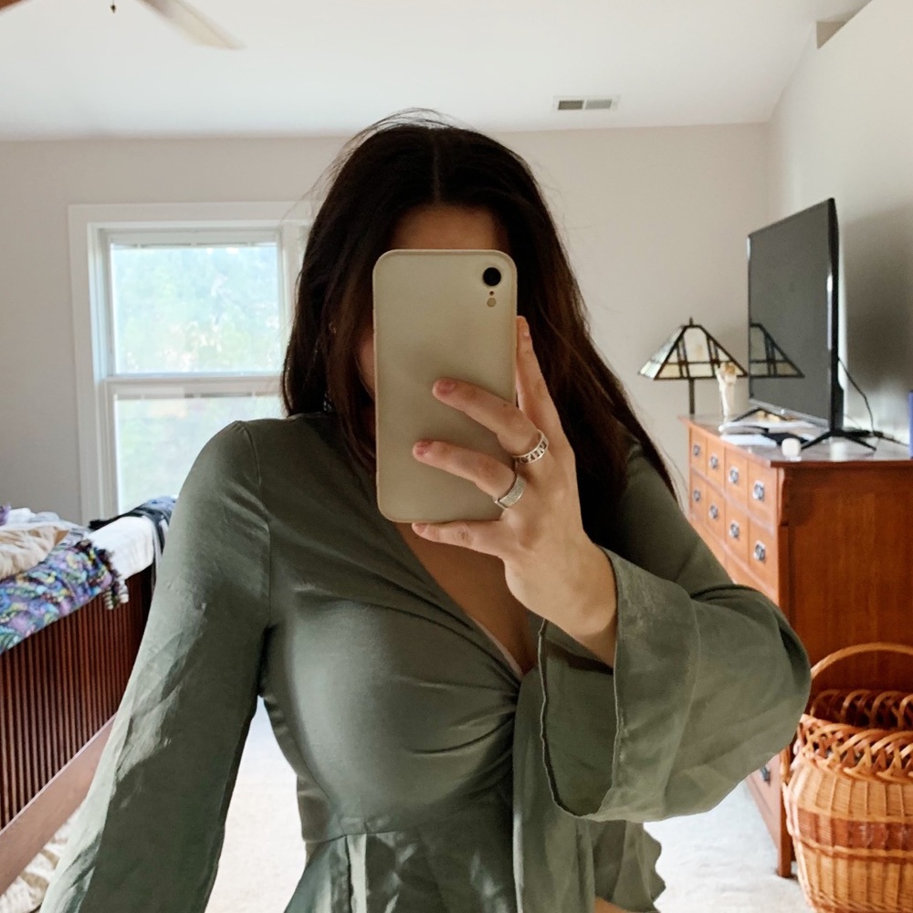 MISSGUIDED OLIVE GREEN WRAP CROPPED BLOUSE FLARED SLEEVES